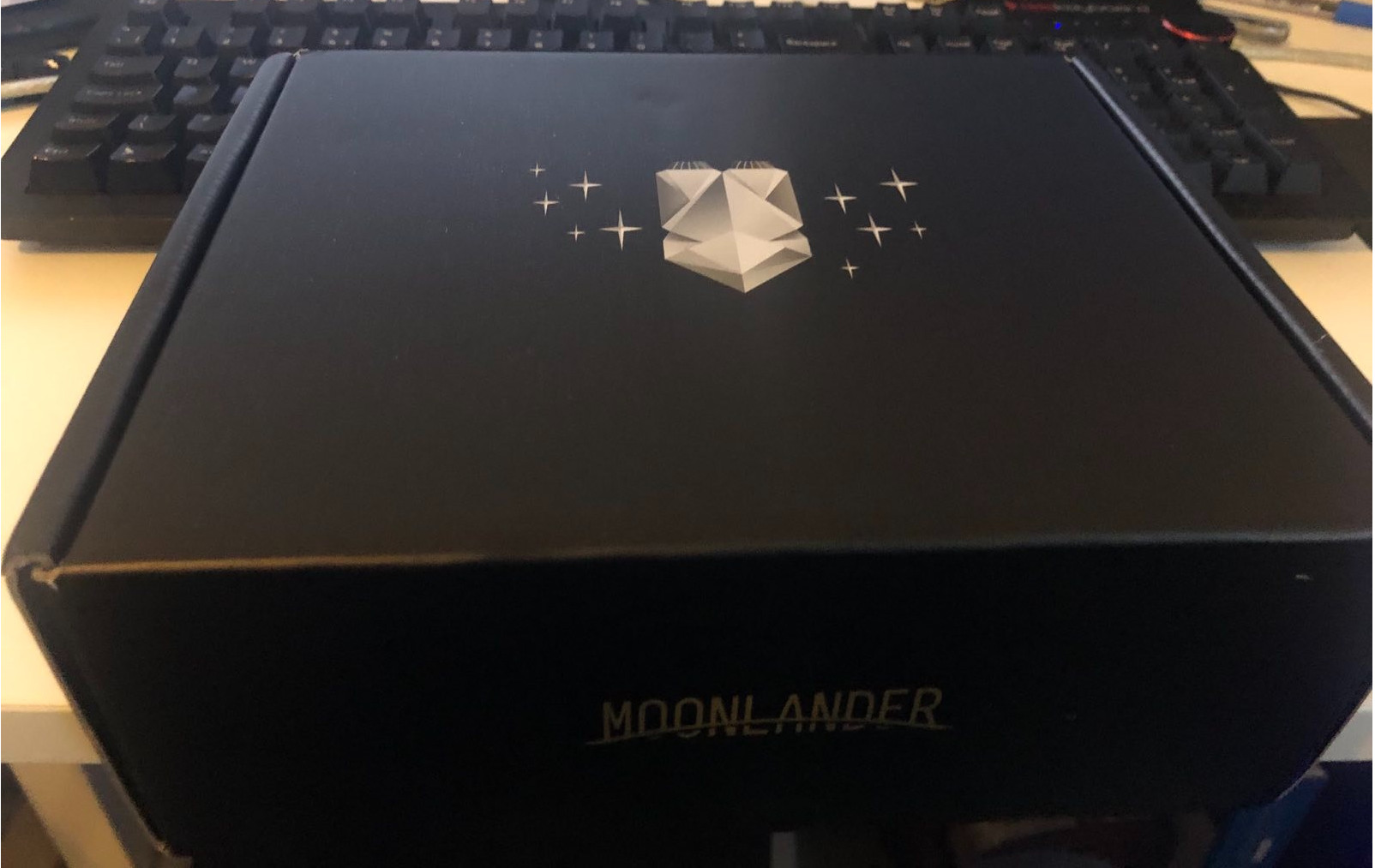 Moonlander box